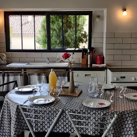 בית נופש Les 2 Du Clos De La Vigne Montreuil (Pays de la Loire)